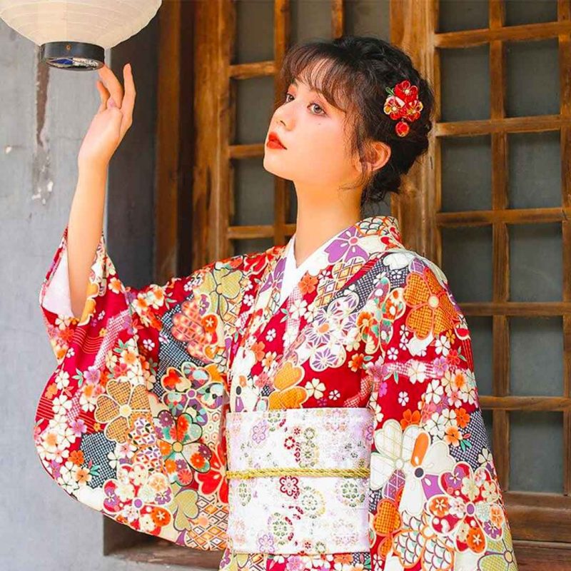 kimono femme japonais fleurs