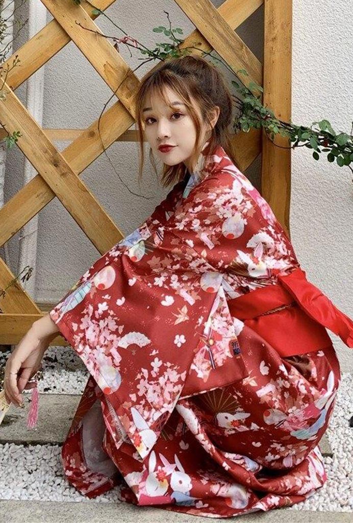 kimono femme rouge floral